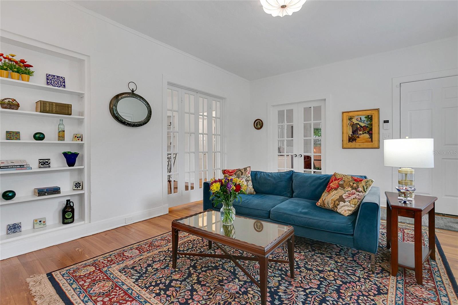 Image 7 of 31 For 416 Grandview Avenue N