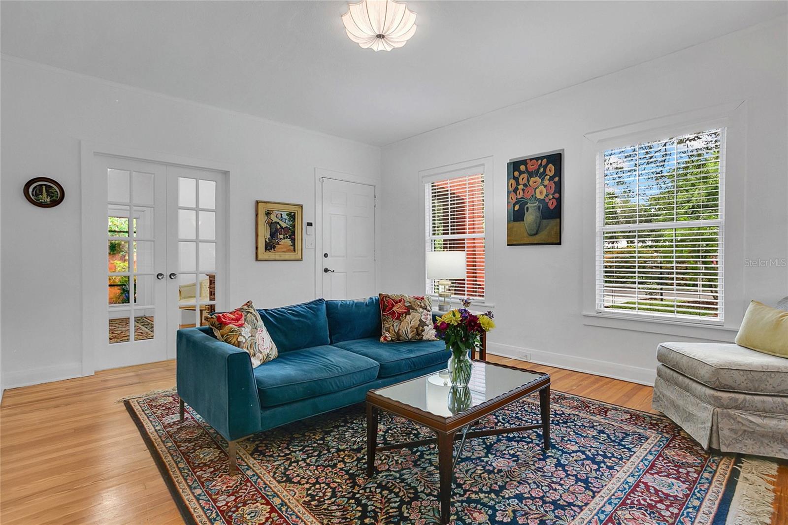 Image 8 of 31 For 416 Grandview Avenue N