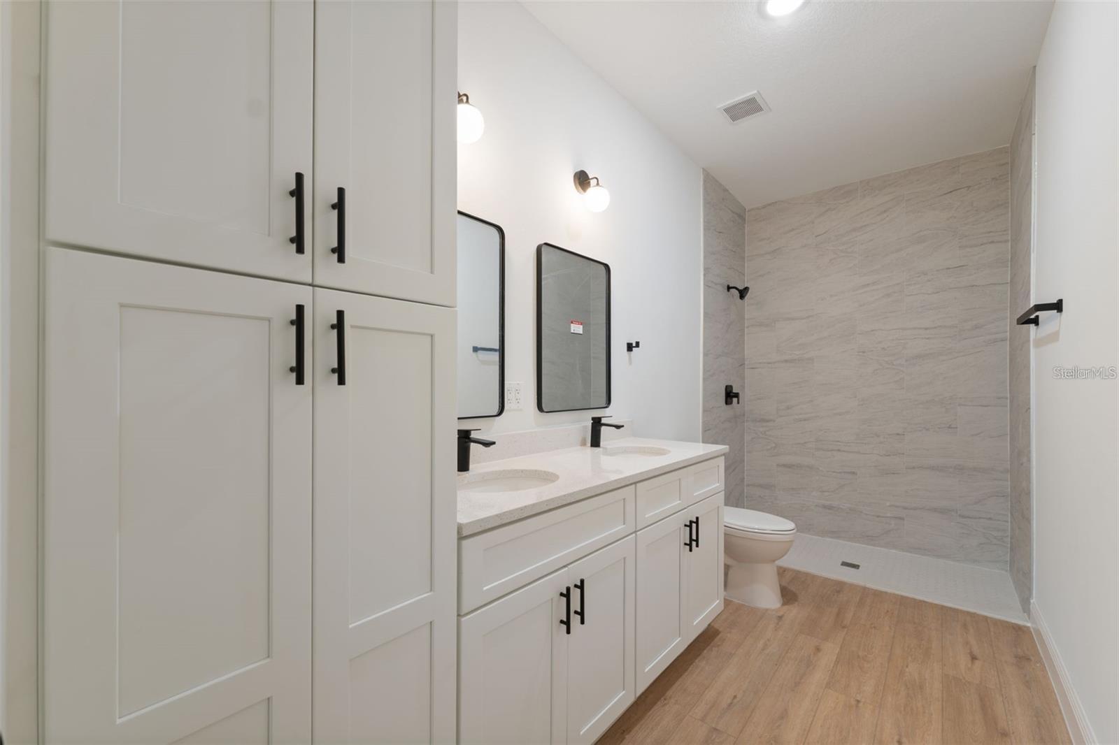 Image 21 of 33 For 17143 40th Terrace