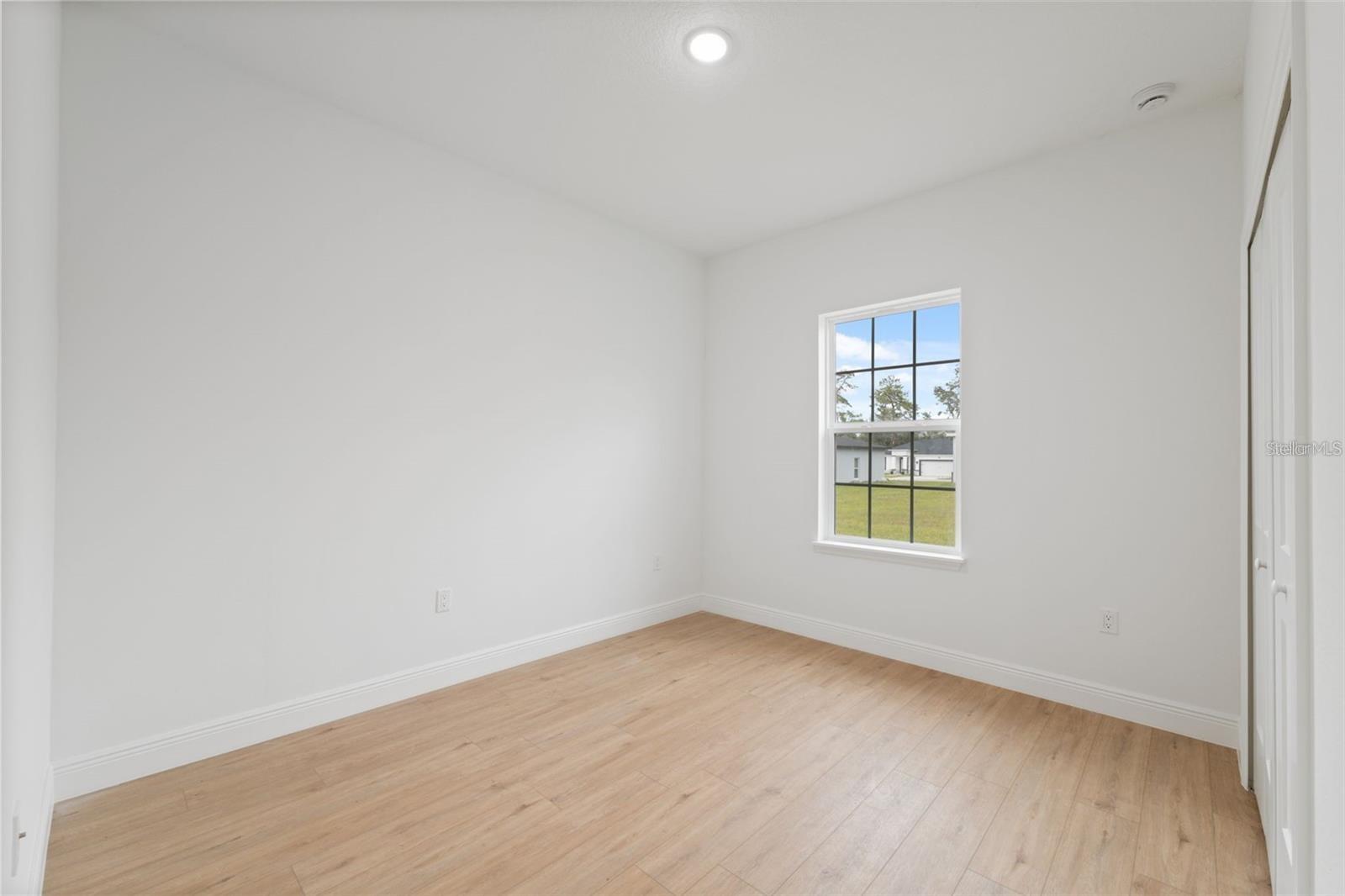 Image 24 of 33 For 17143 40th Terrace