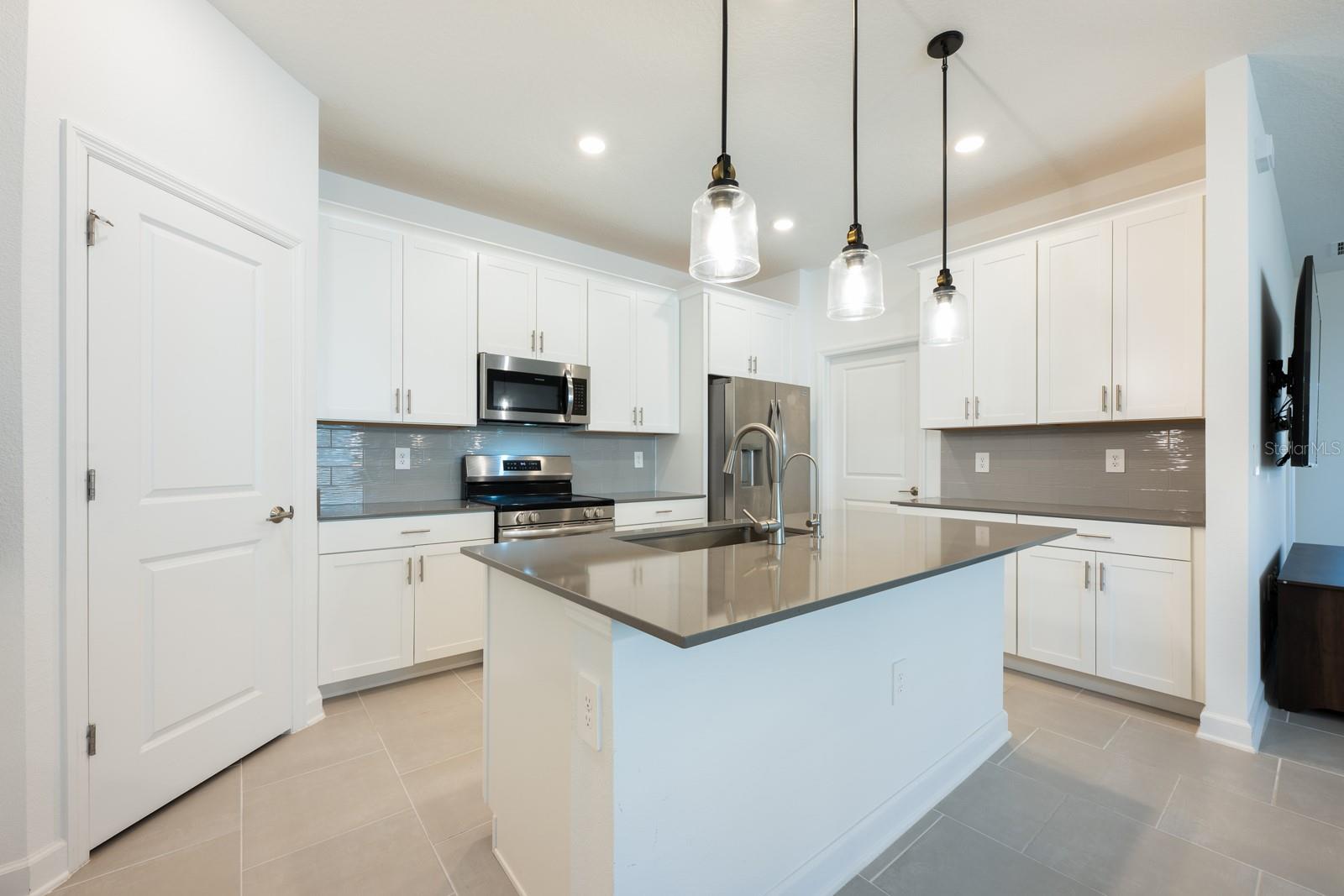 Image 7 of 35 For 1874 Flourish Avenue