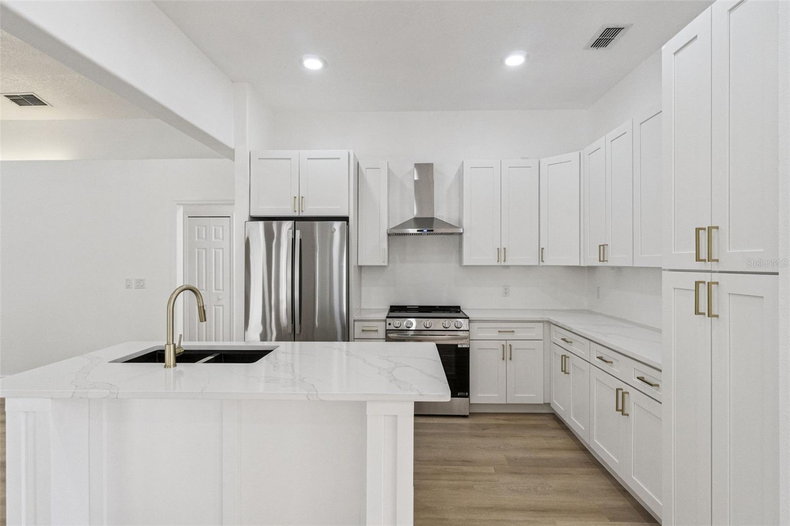 Image 15 of 57 For 5229 Hammock Circle