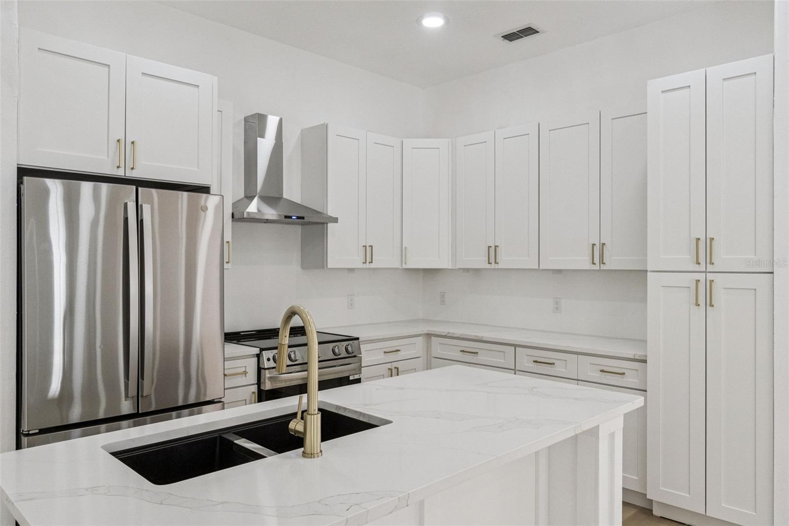 Image 16 of 57 For 5229 Hammock Circle