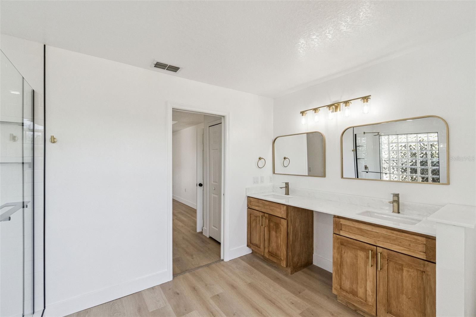 Image 27 of 57 For 5229 Hammock Circle