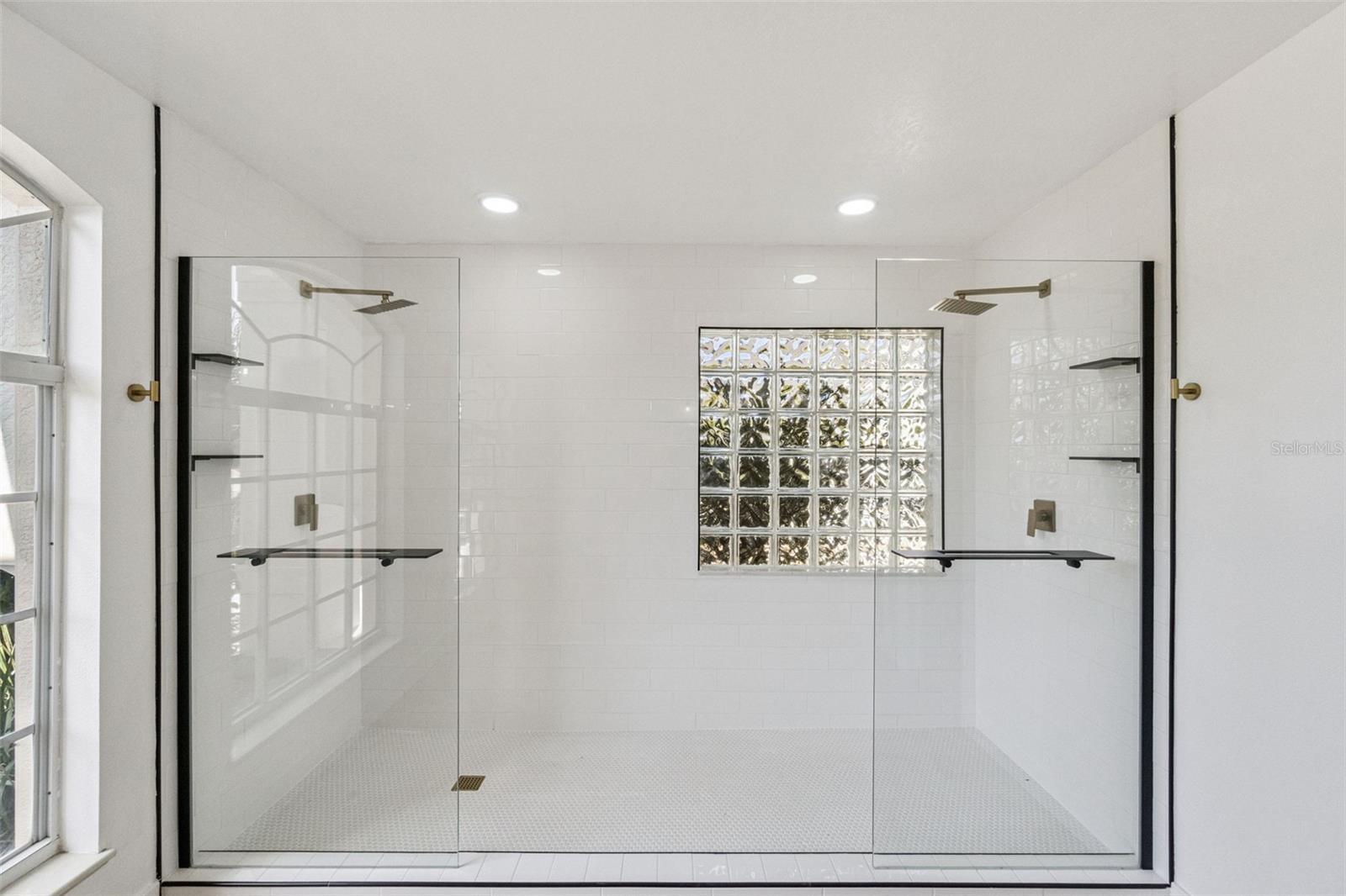 Image 30 of 57 For 5229 Hammock Circle