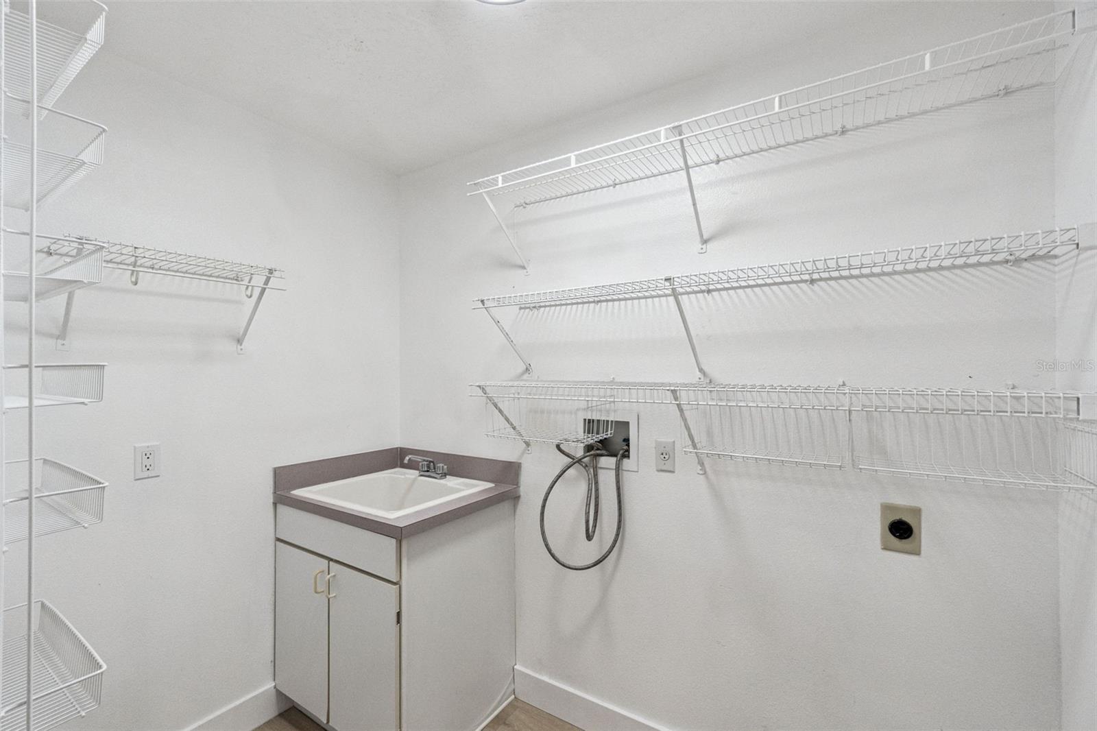 Image 31 of 57 For 5229 Hammock Circle