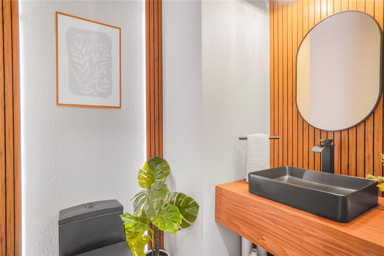 Image 10 of 73 For 17606 Lake Star Road