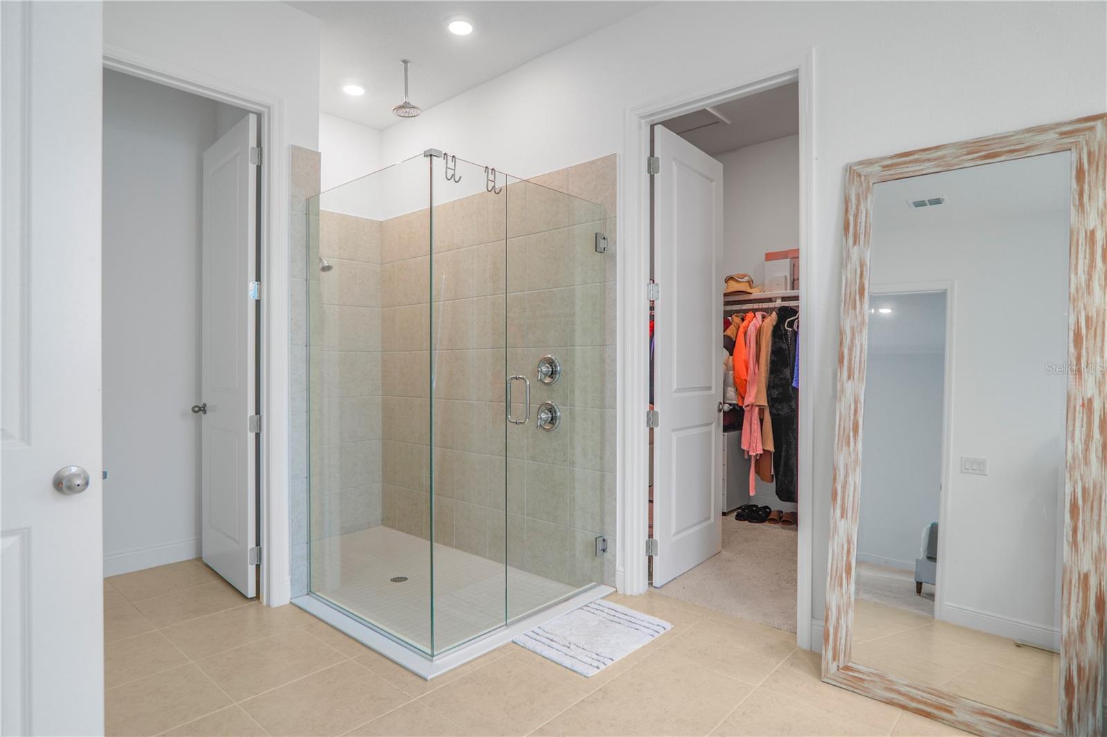 Image 36 of 73 For 17606 Lake Star Road