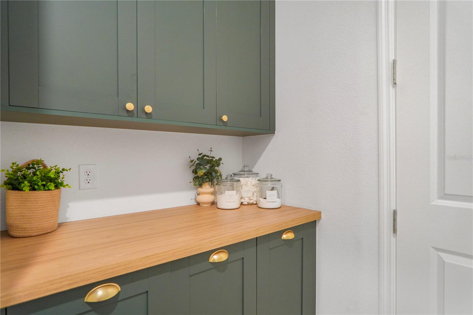 Image 51 of 73 For 17606 Lake Star Road