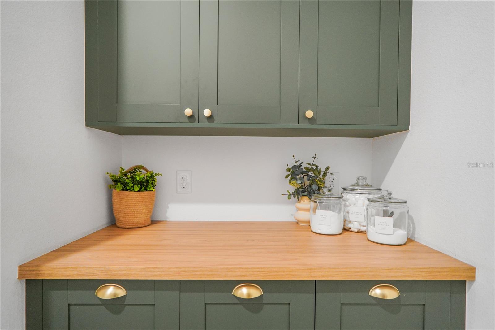 Image 52 of 73 For 17606 Lake Star Road