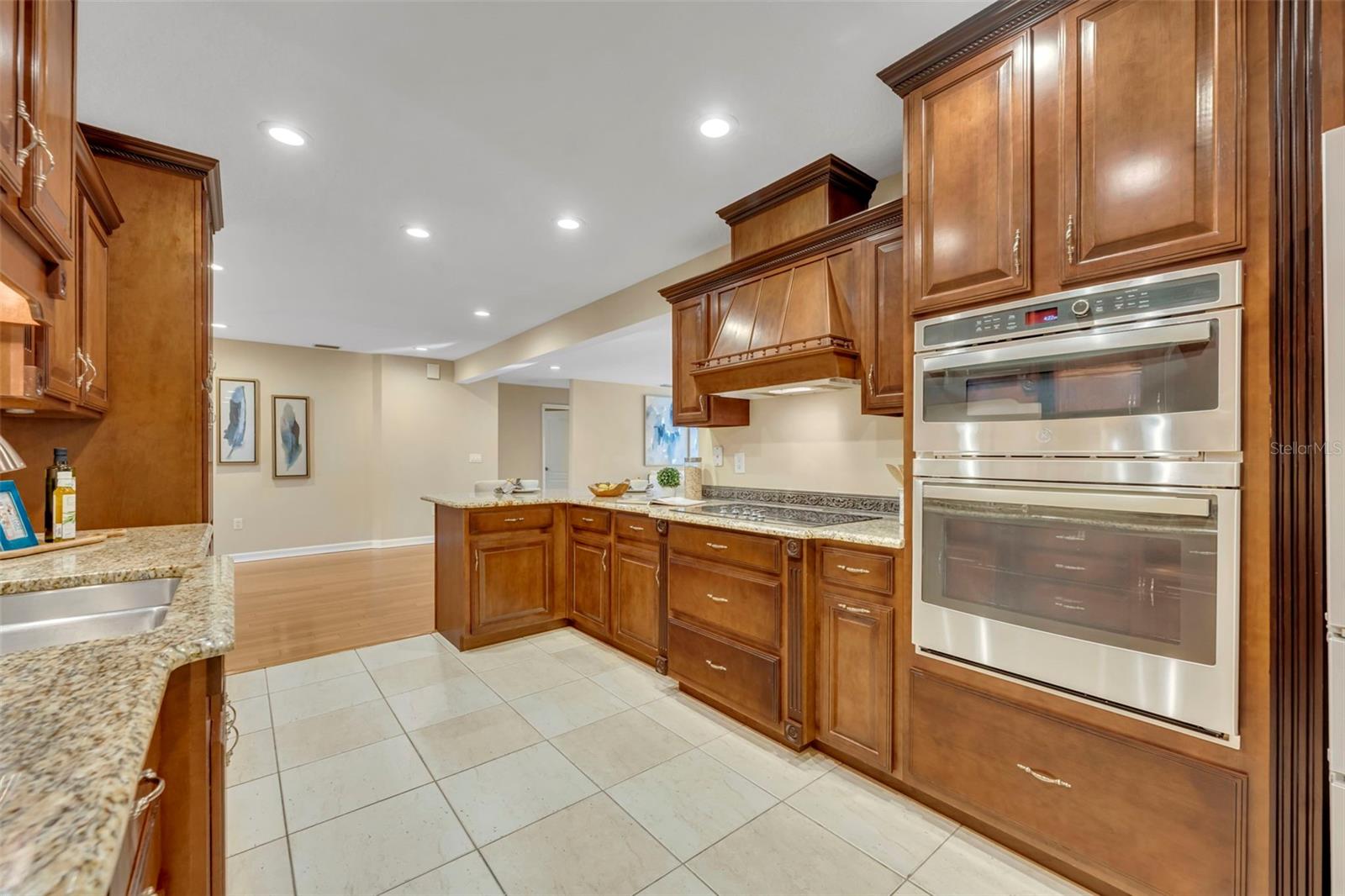 Image 11 of 62 For 2433 Duquesne Avenue