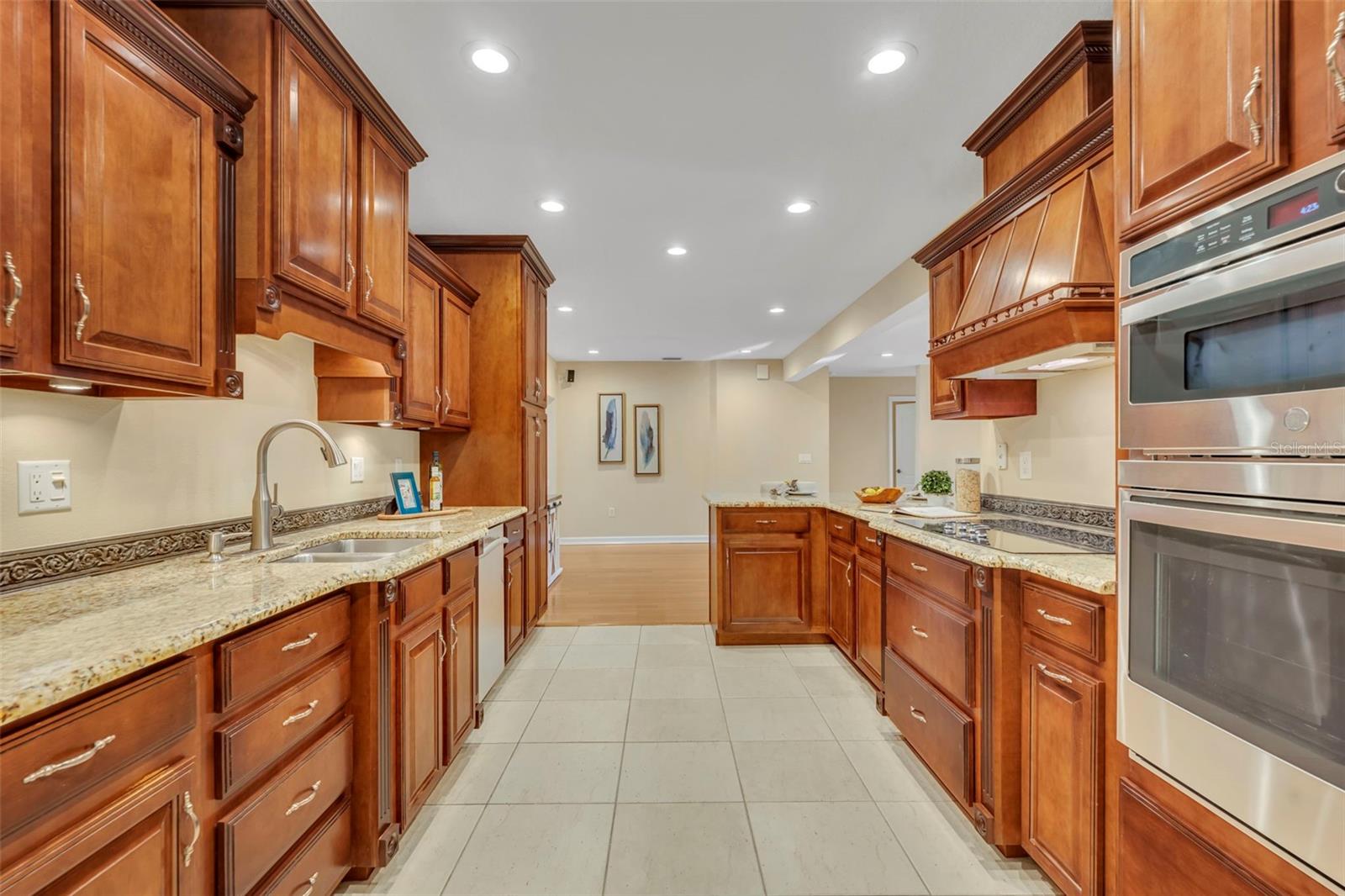 Image 12 of 62 For 2433 Duquesne Avenue