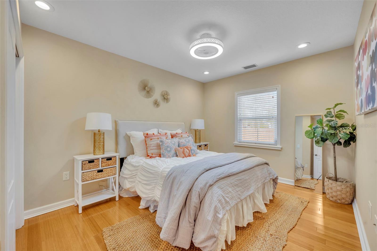 Image 18 of 62 For 2433 Duquesne Avenue