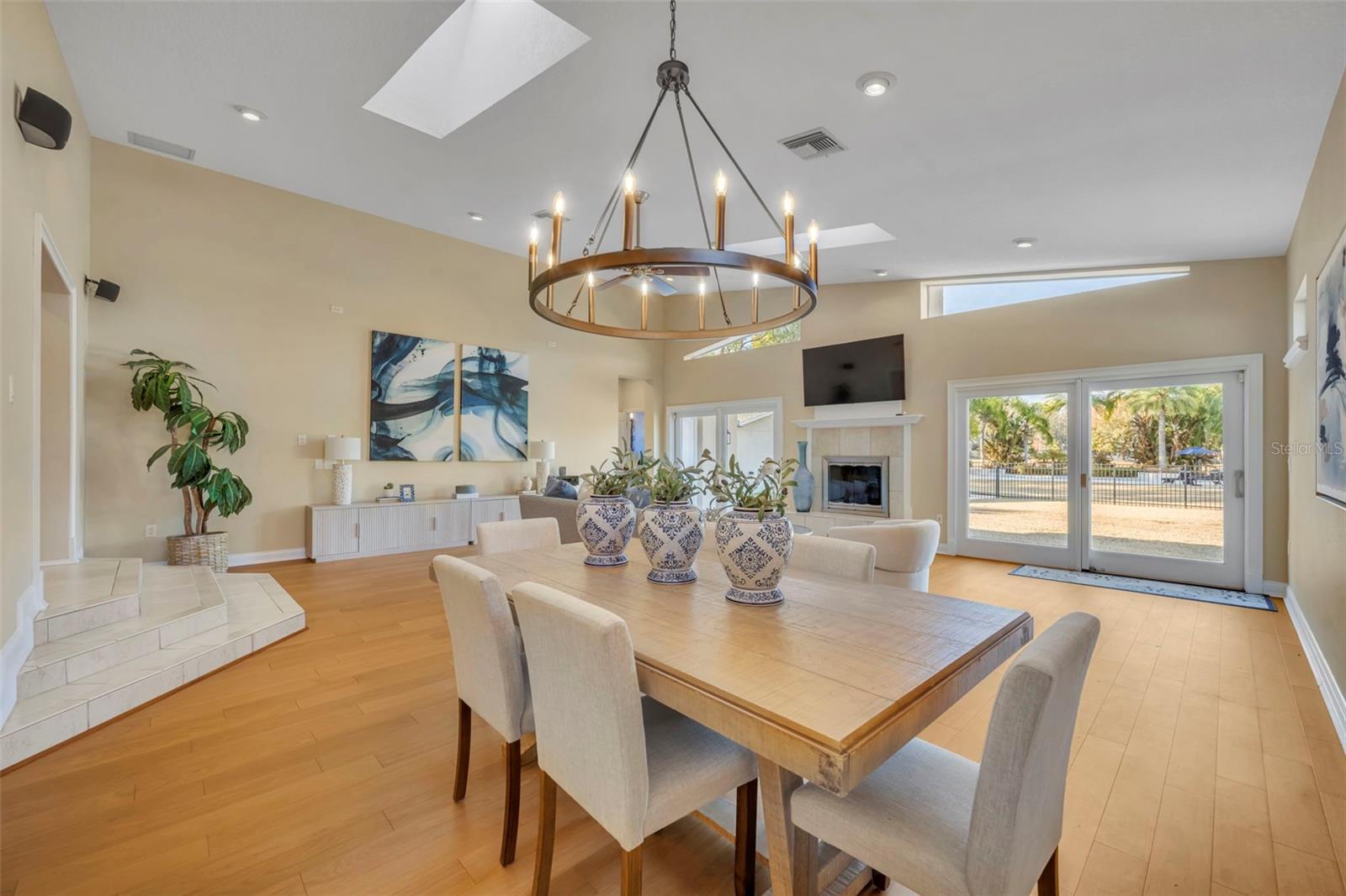 Image 20 of 62 For 2433 Duquesne Avenue