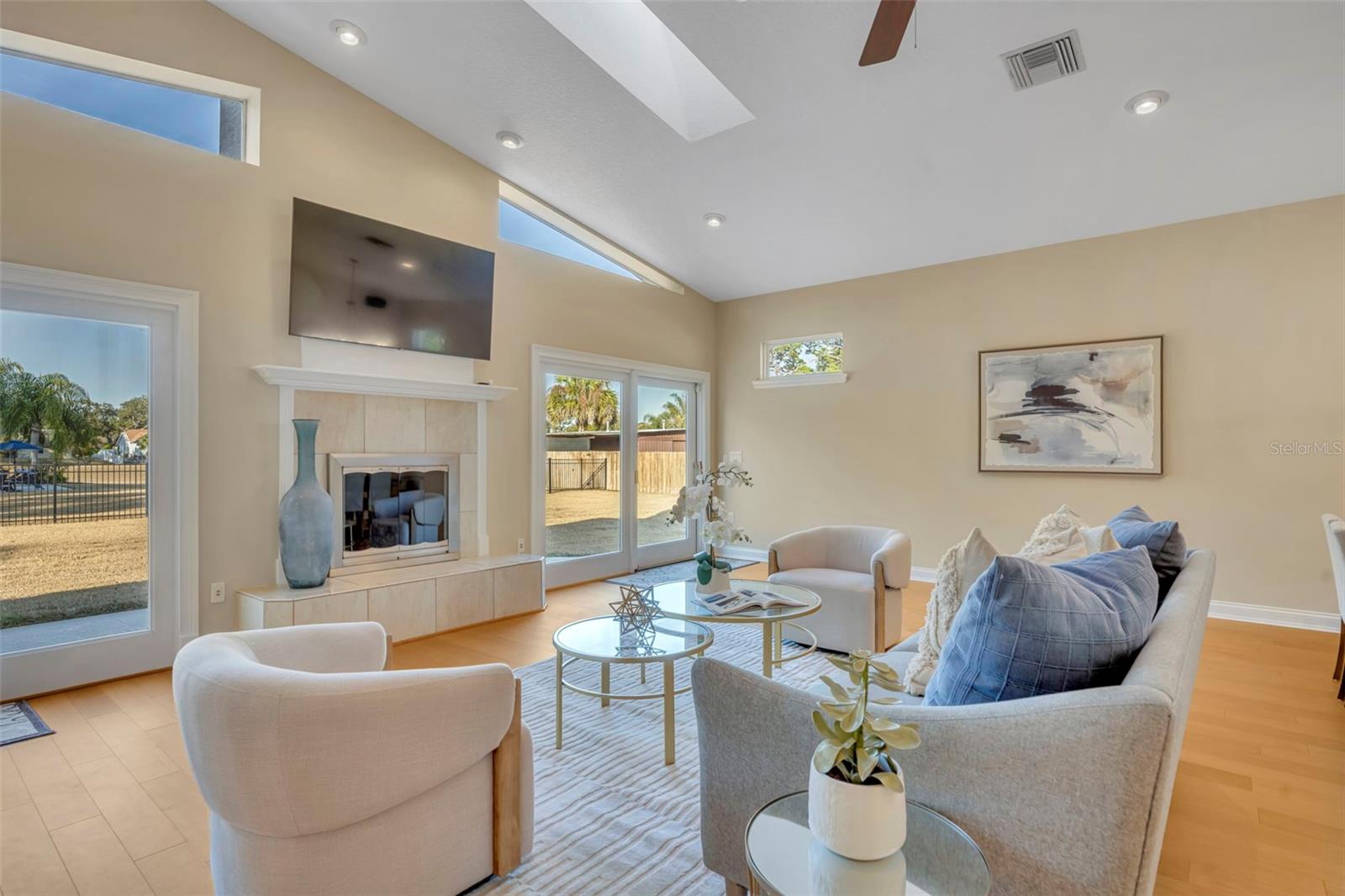 Image 21 of 62 For 2433 Duquesne Avenue