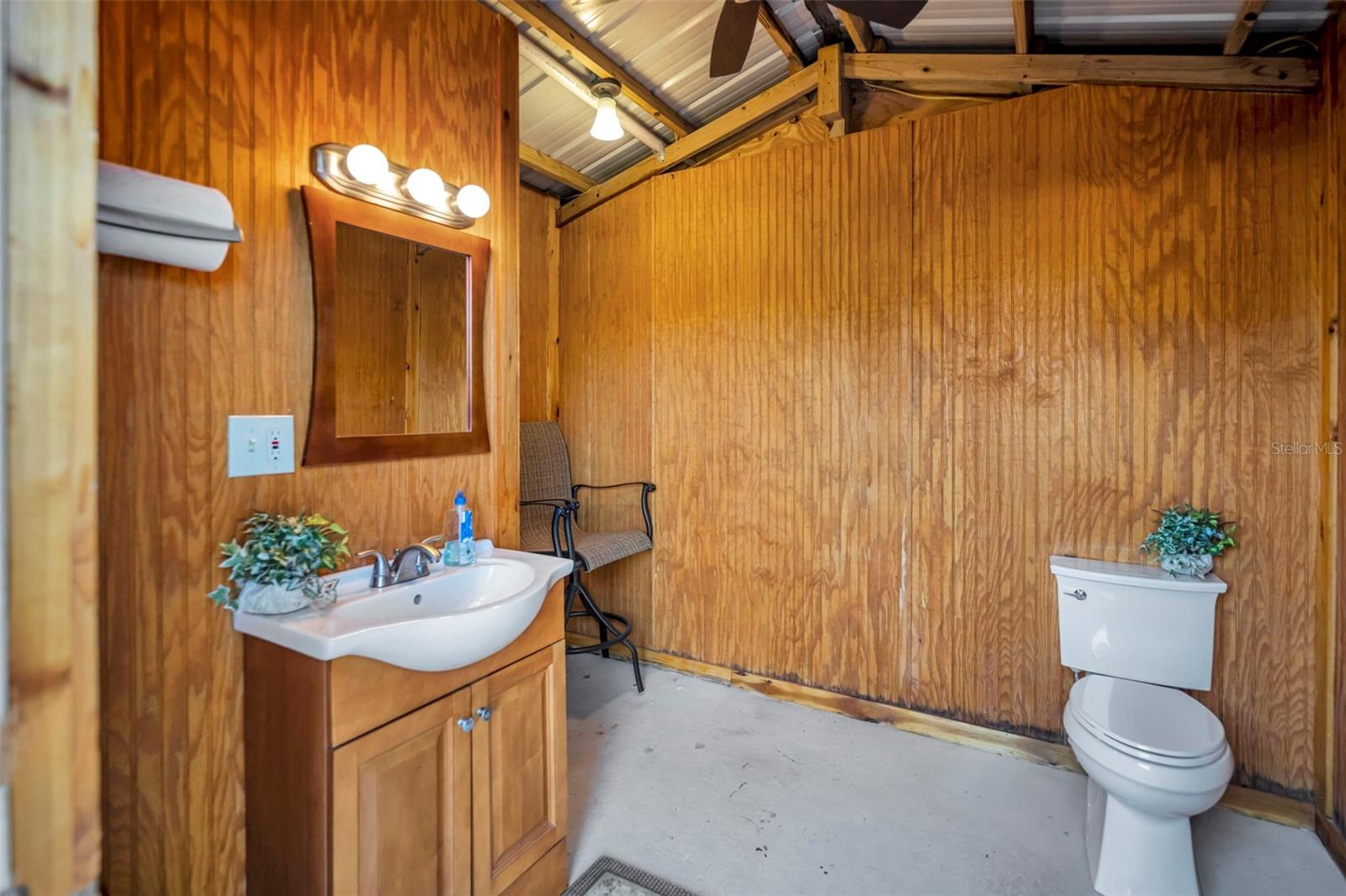 Image 49 of 62 For 2433 Duquesne Avenue