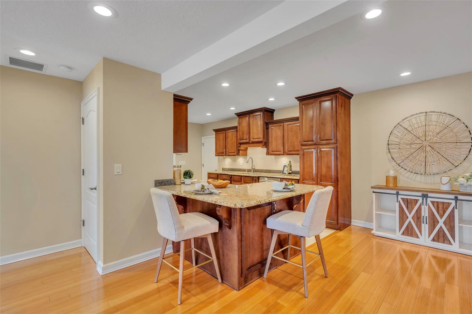 Image 8 of 62 For 2433 Duquesne Avenue