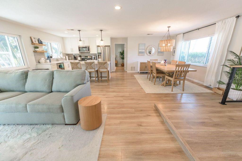 Image 14 of 54 For 1472 47th Avenue Ne