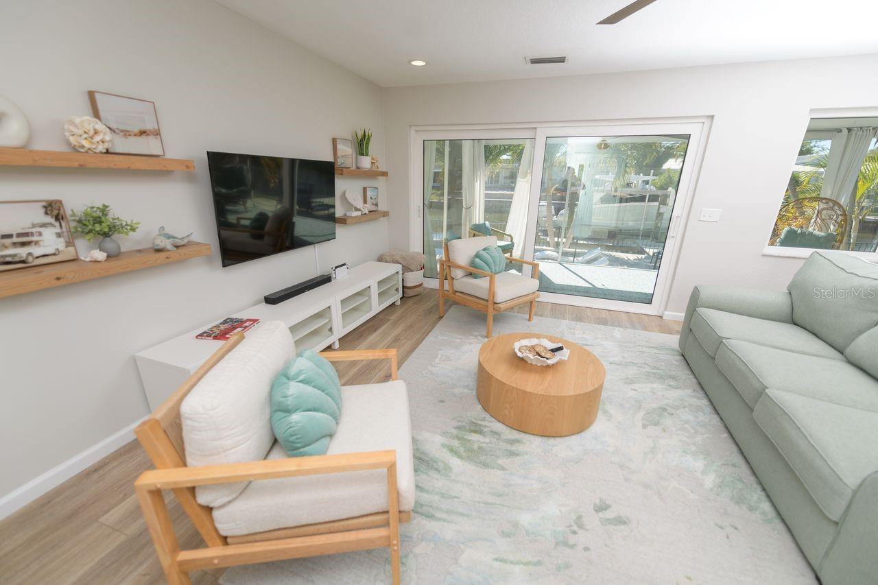 Image 15 of 54 For 1472 47th Avenue Ne