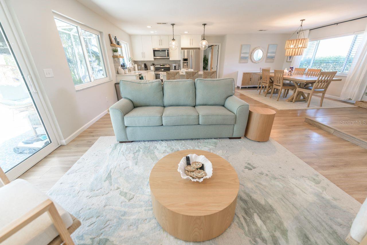 Image 17 of 54 For 1472 47th Avenue Ne