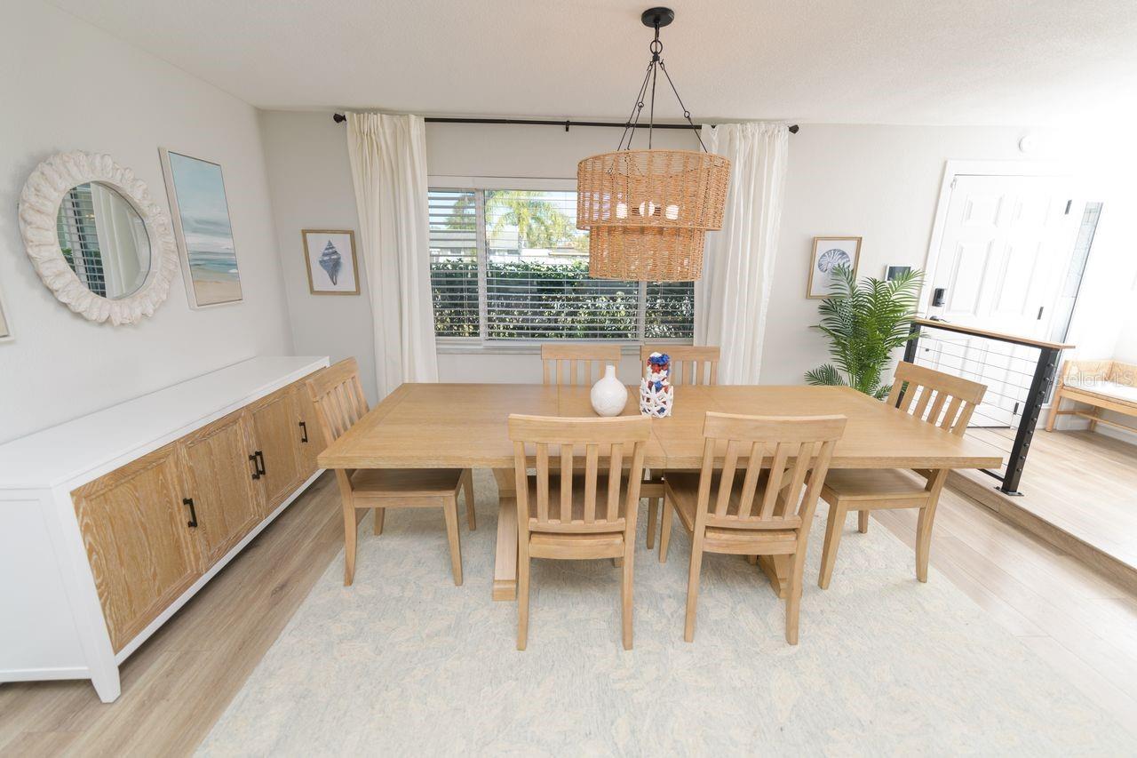 Image 22 of 54 For 1472 47th Avenue Ne