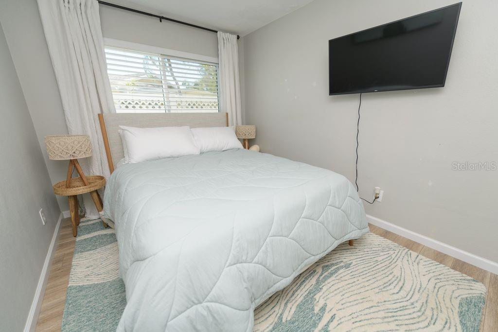 Image 33 of 54 For 1472 47th Avenue Ne