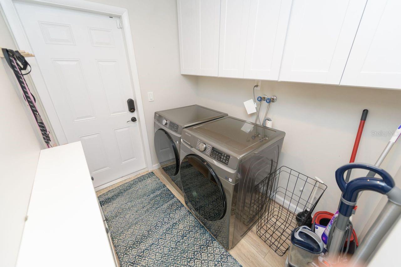 Image 40 of 54 For 1472 47th Avenue Ne