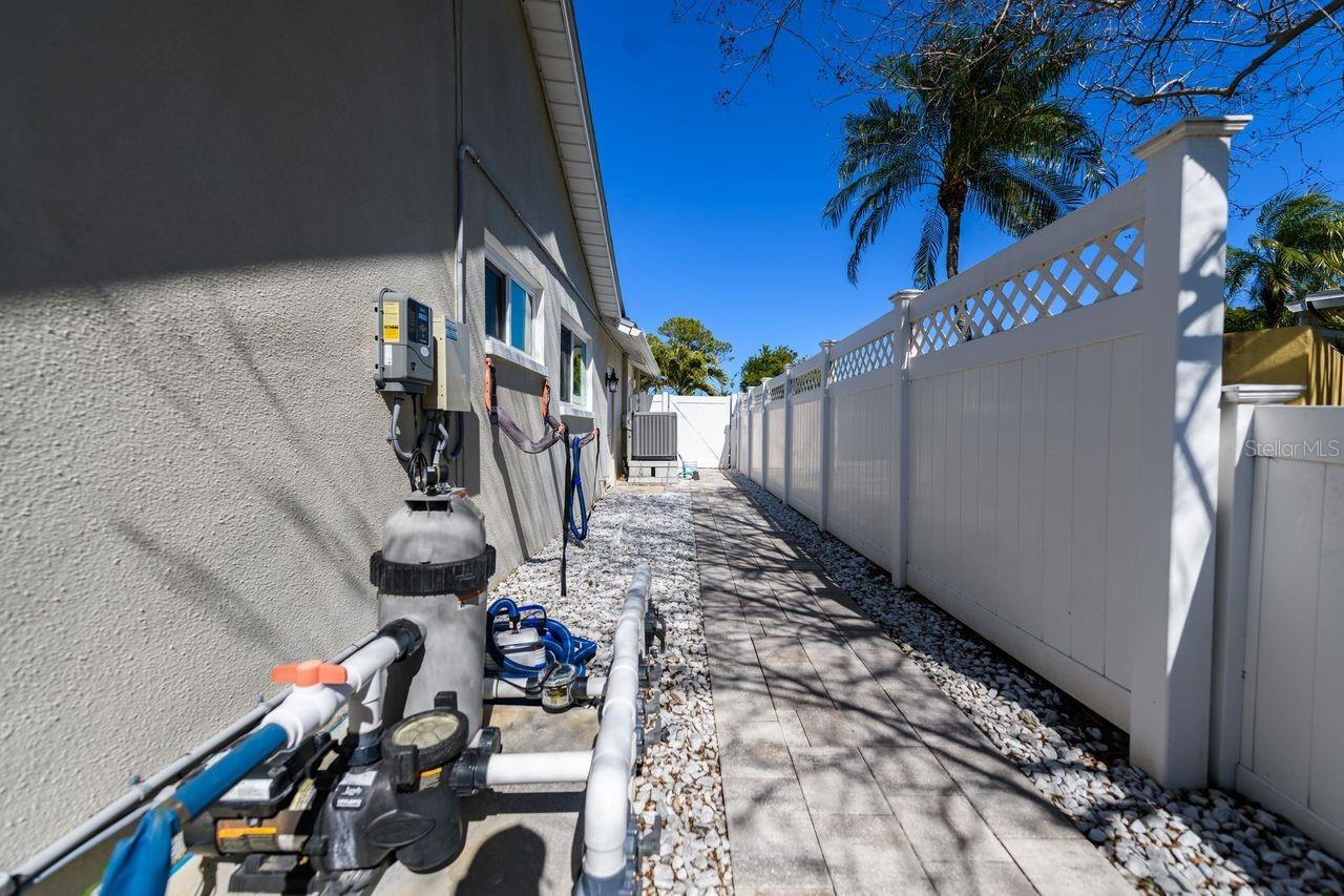 Image 48 of 54 For 1472 47th Avenue Ne