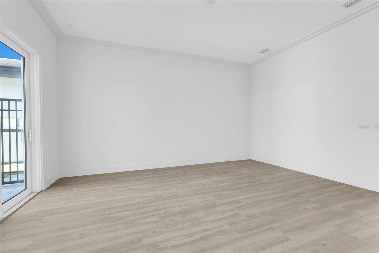 Image 16 of 56 For 3056 Kensington Avenue