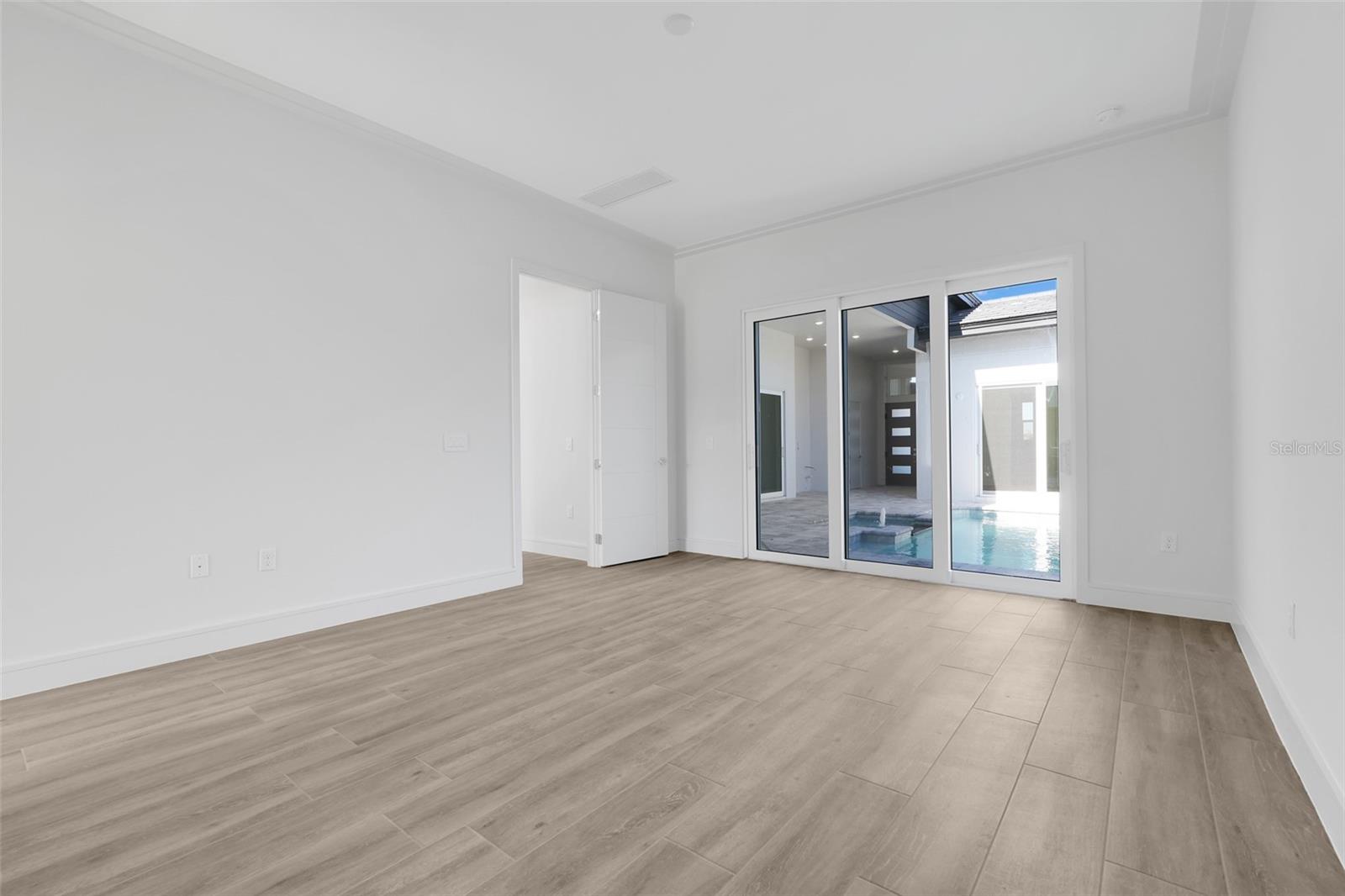 Image 17 of 56 For 3056 Kensington Avenue