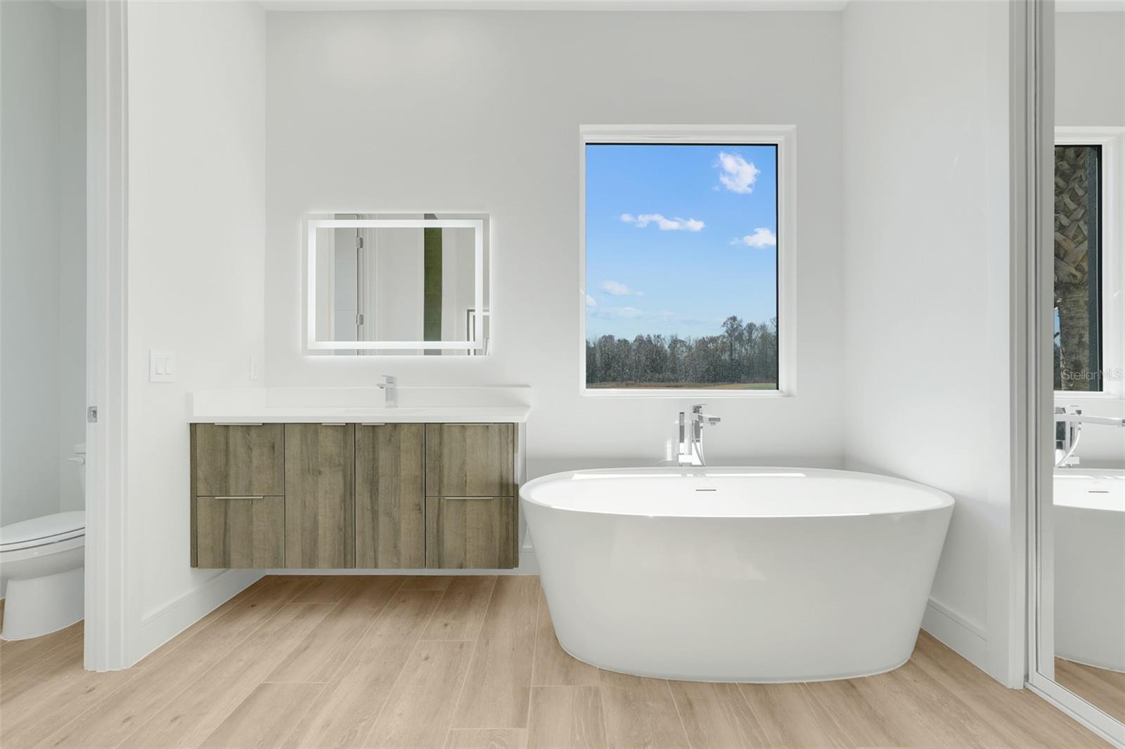 Image 31 of 56 For 3056 Kensington Avenue