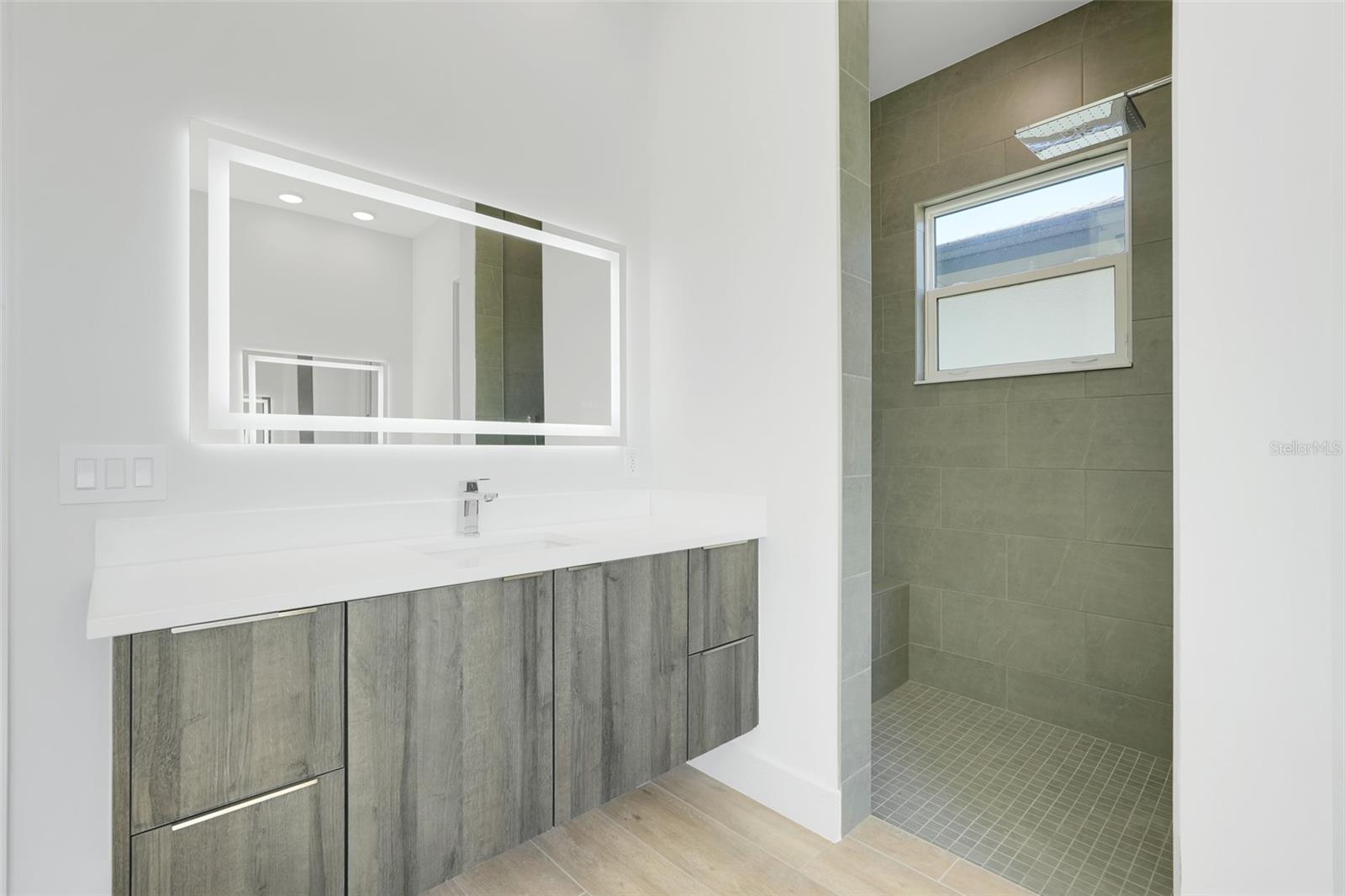 Image 32 of 56 For 3056 Kensington Avenue