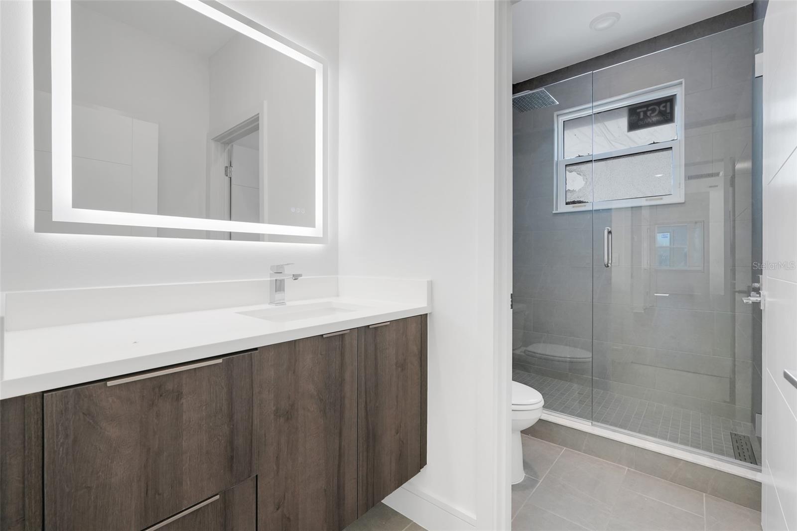 Image 38 of 56 For 3056 Kensington Avenue