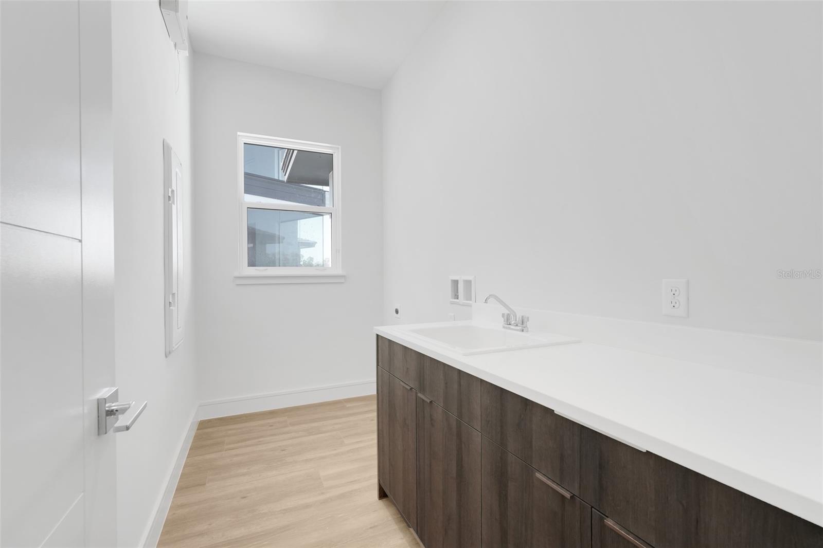 Image 43 of 56 For 3056 Kensington Avenue