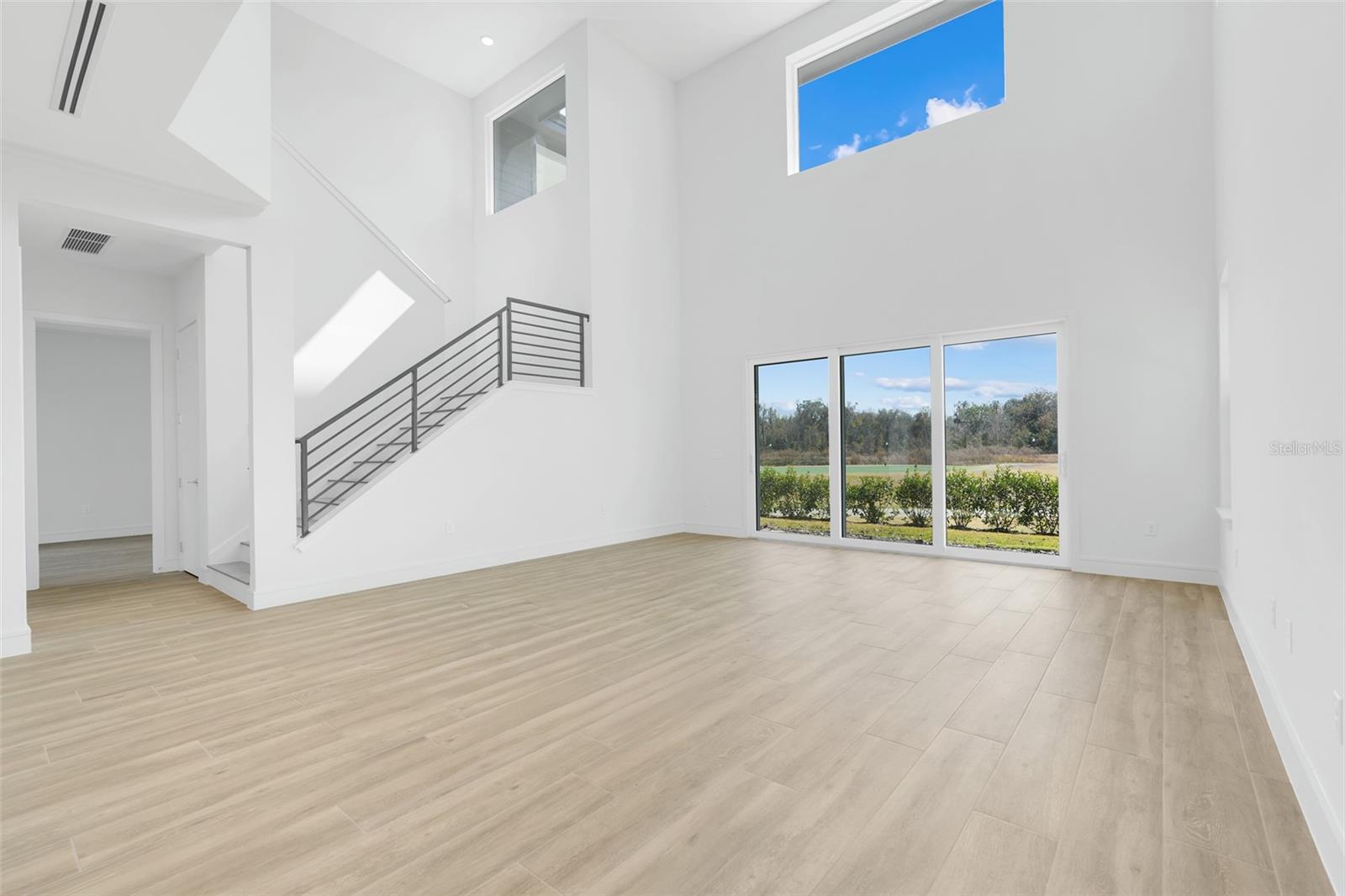 Image 9 of 56 For 3056 Kensington Avenue