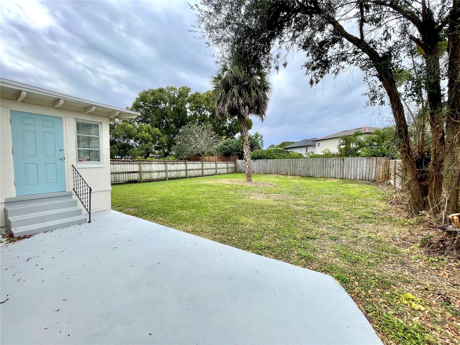 Image 17 of 19 For 910 Mills Avenue