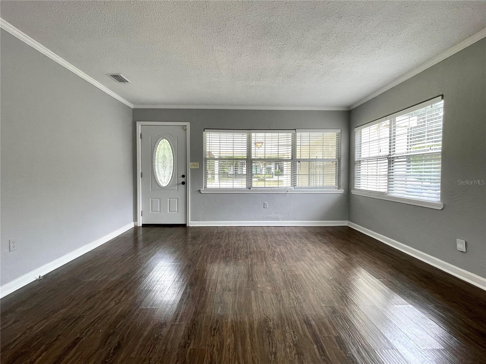 Image 3 of 19 For 910 Mills Avenue