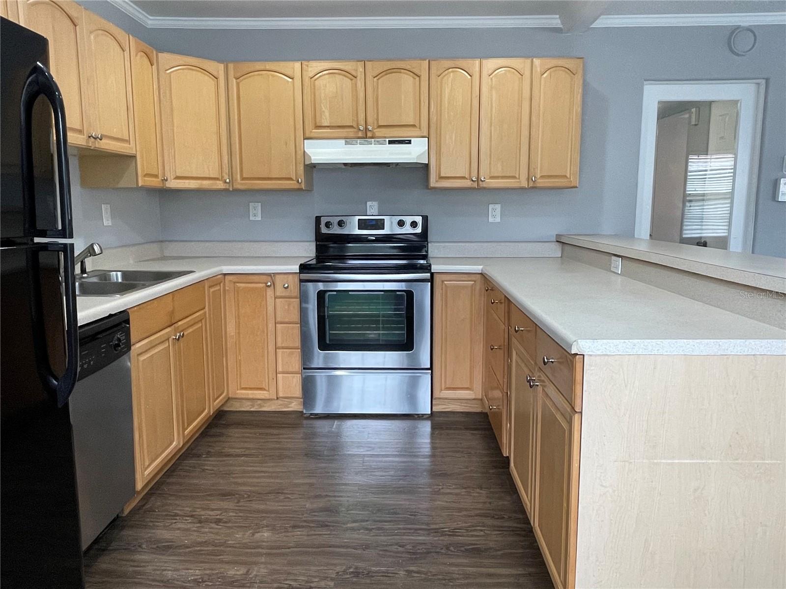 Image 5 of 19 For 910 Mills Avenue