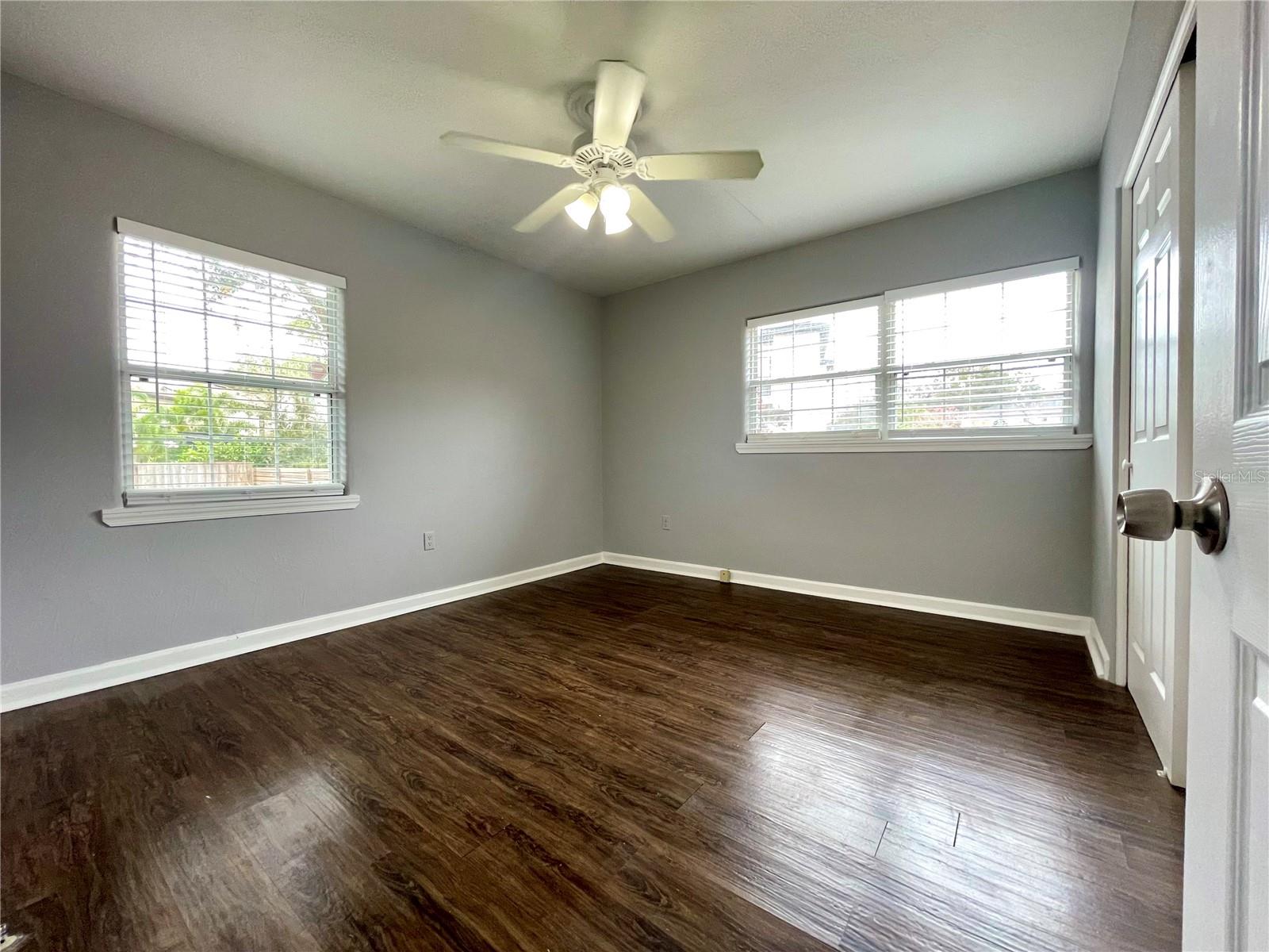 Image 7 of 19 For 910 Mills Avenue