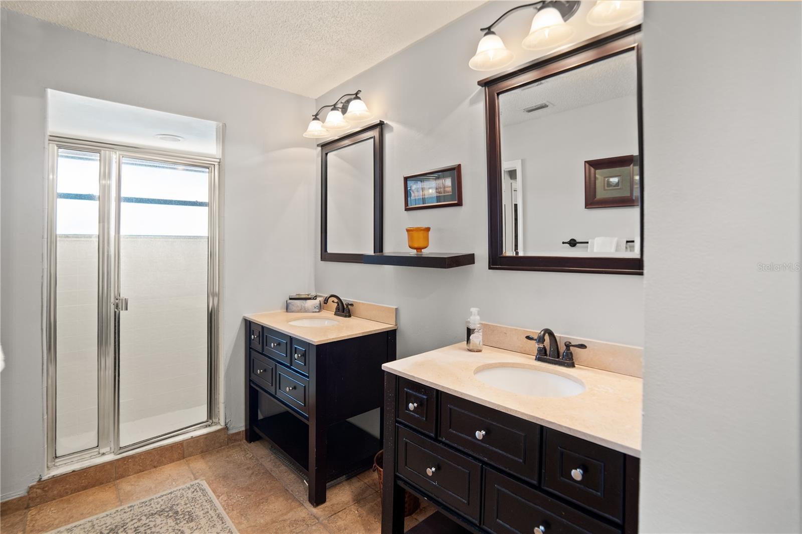 Image 19 of 36 For 185 Golf Club Drive A