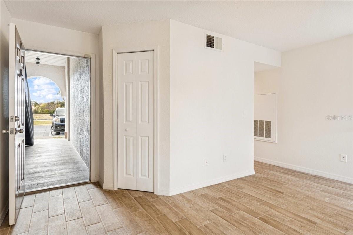 Image 3 of 42 For 4617 Gate Pl  105