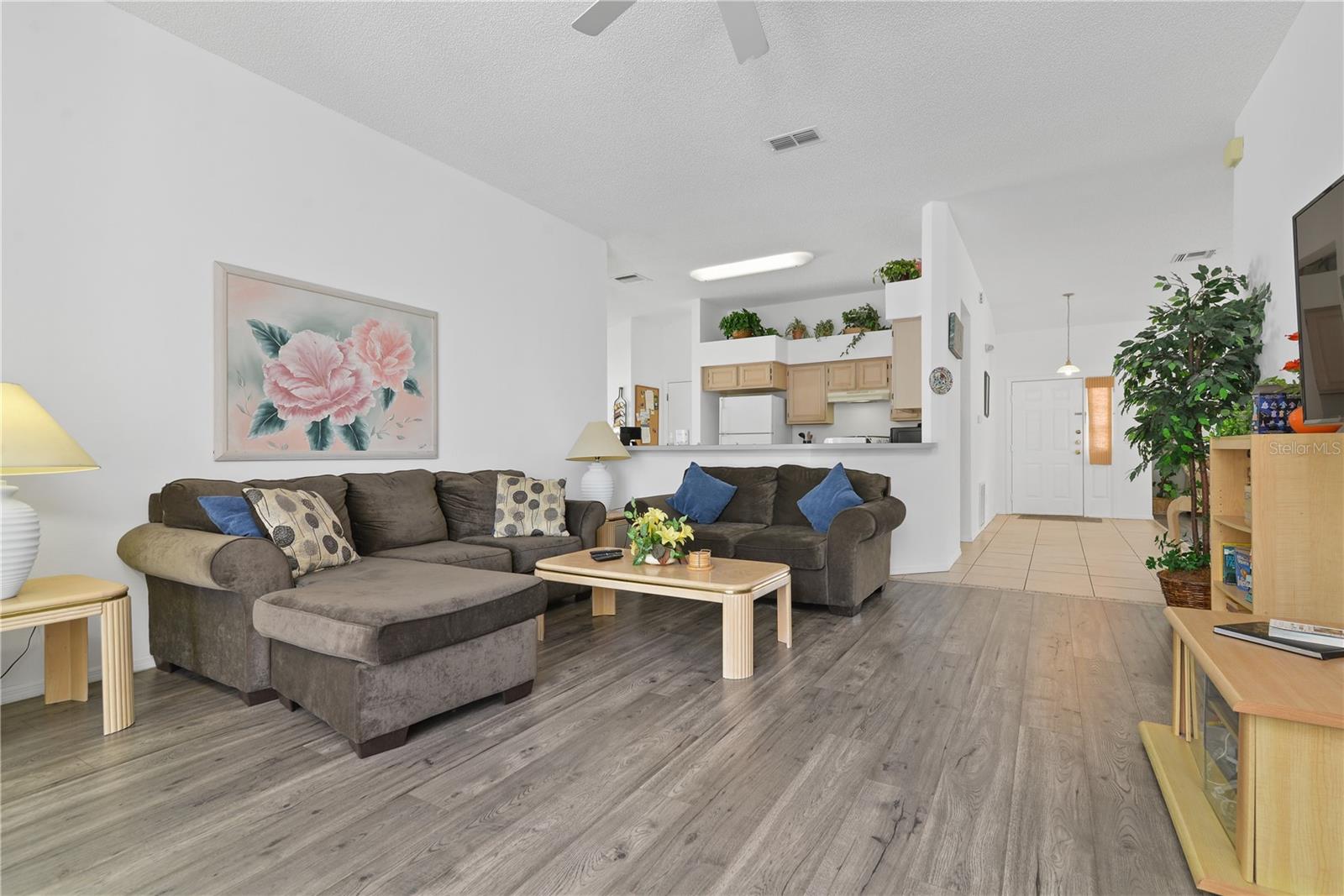 Image 8 of 31 For 2671 Chatham Circle