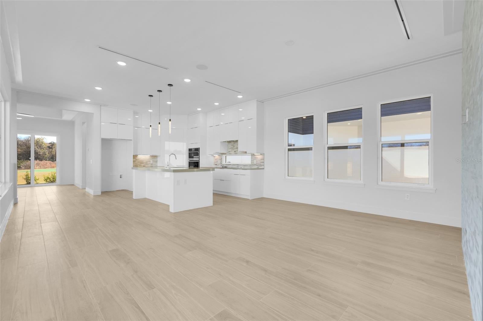 Image 11 of 39 For 3060 Kensington Avenue