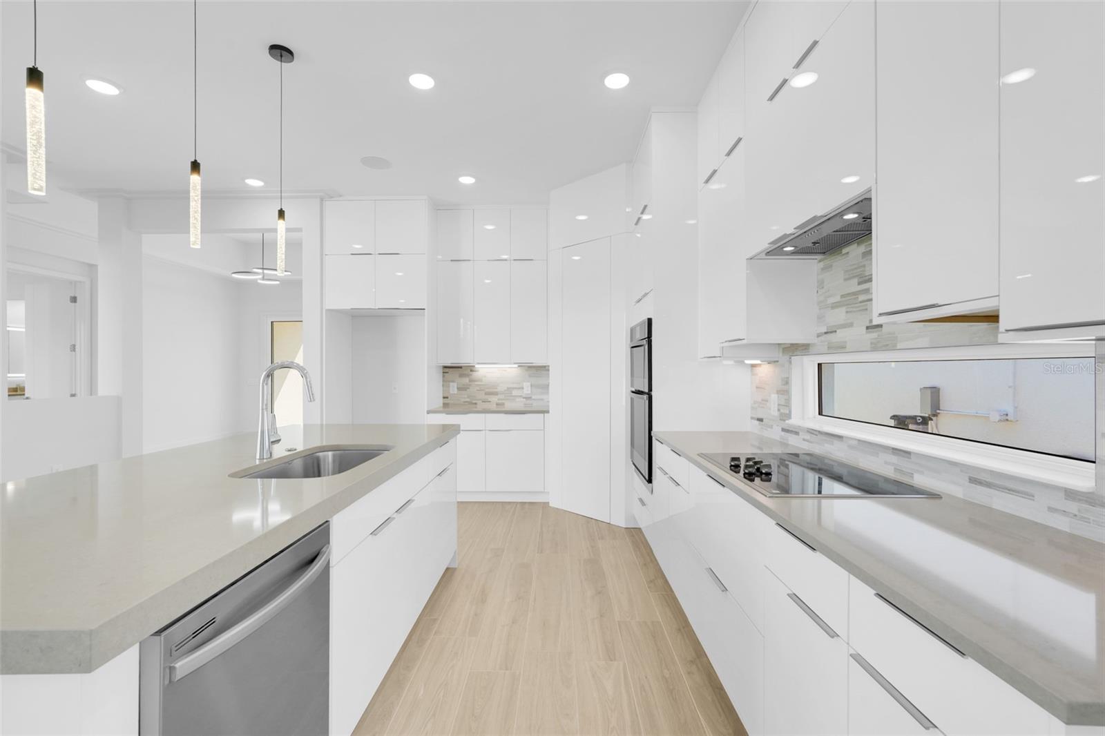 Image 14 of 39 For 3060 Kensington Avenue