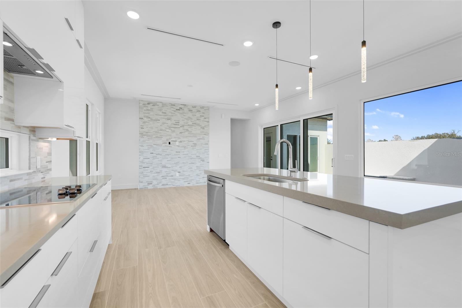 Image 15 of 39 For 3060 Kensington Avenue