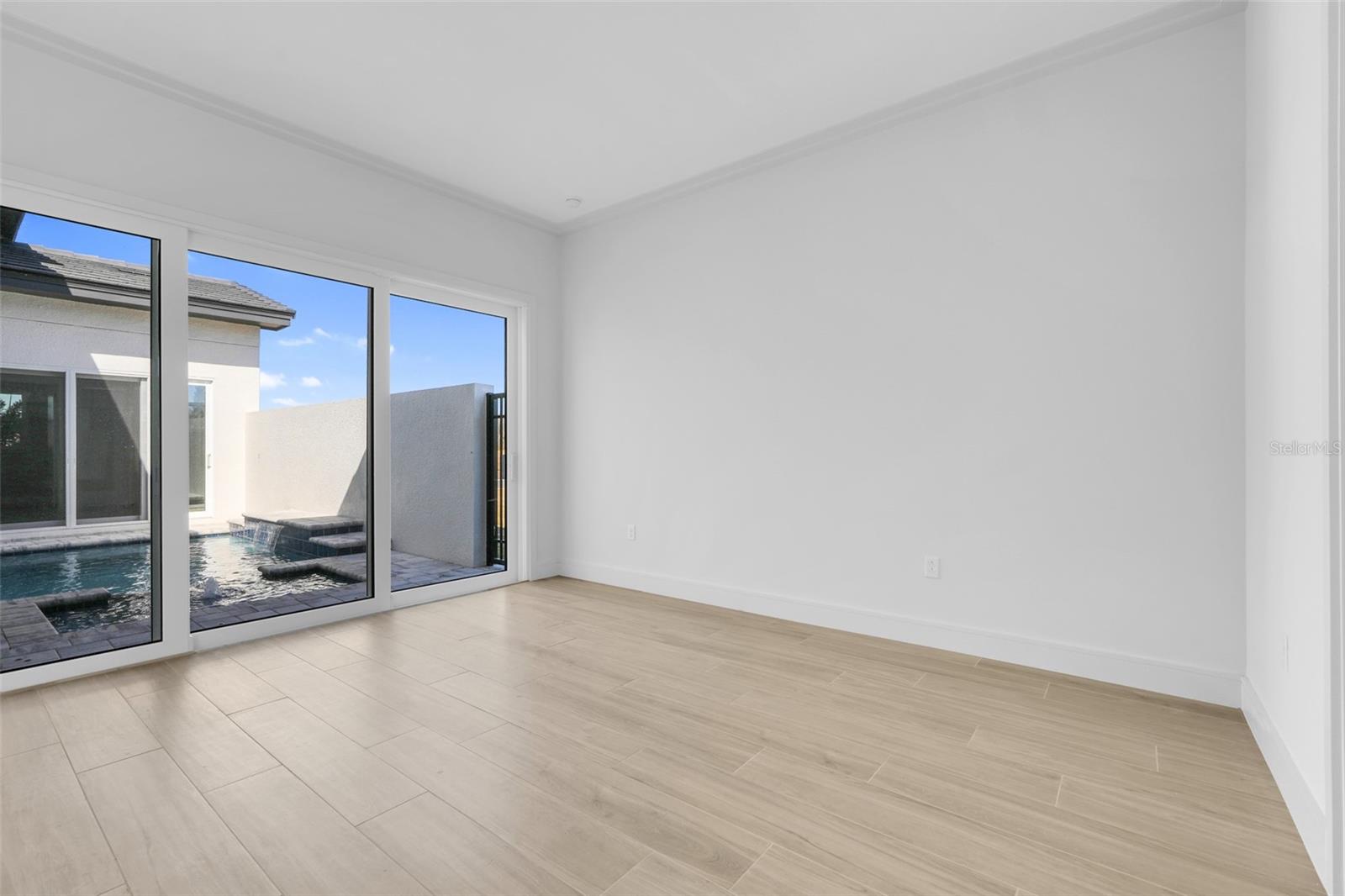 Image 22 of 39 For 3060 Kensington Avenue