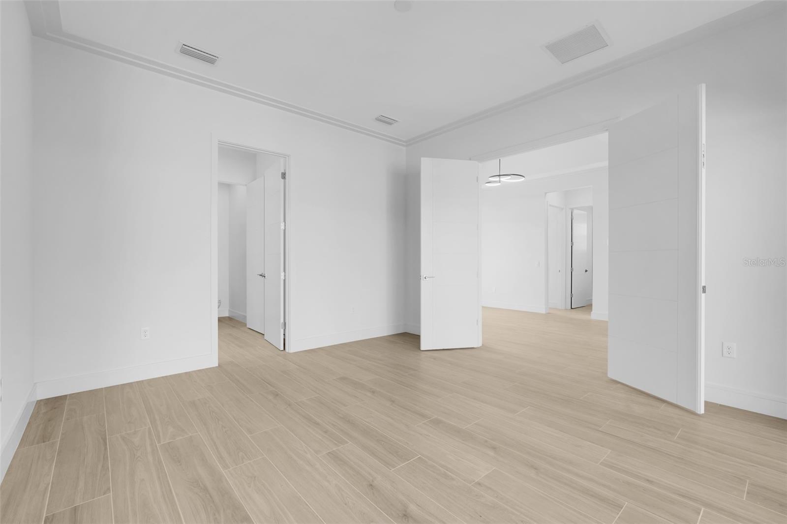 Image 23 of 39 For 3060 Kensington Avenue