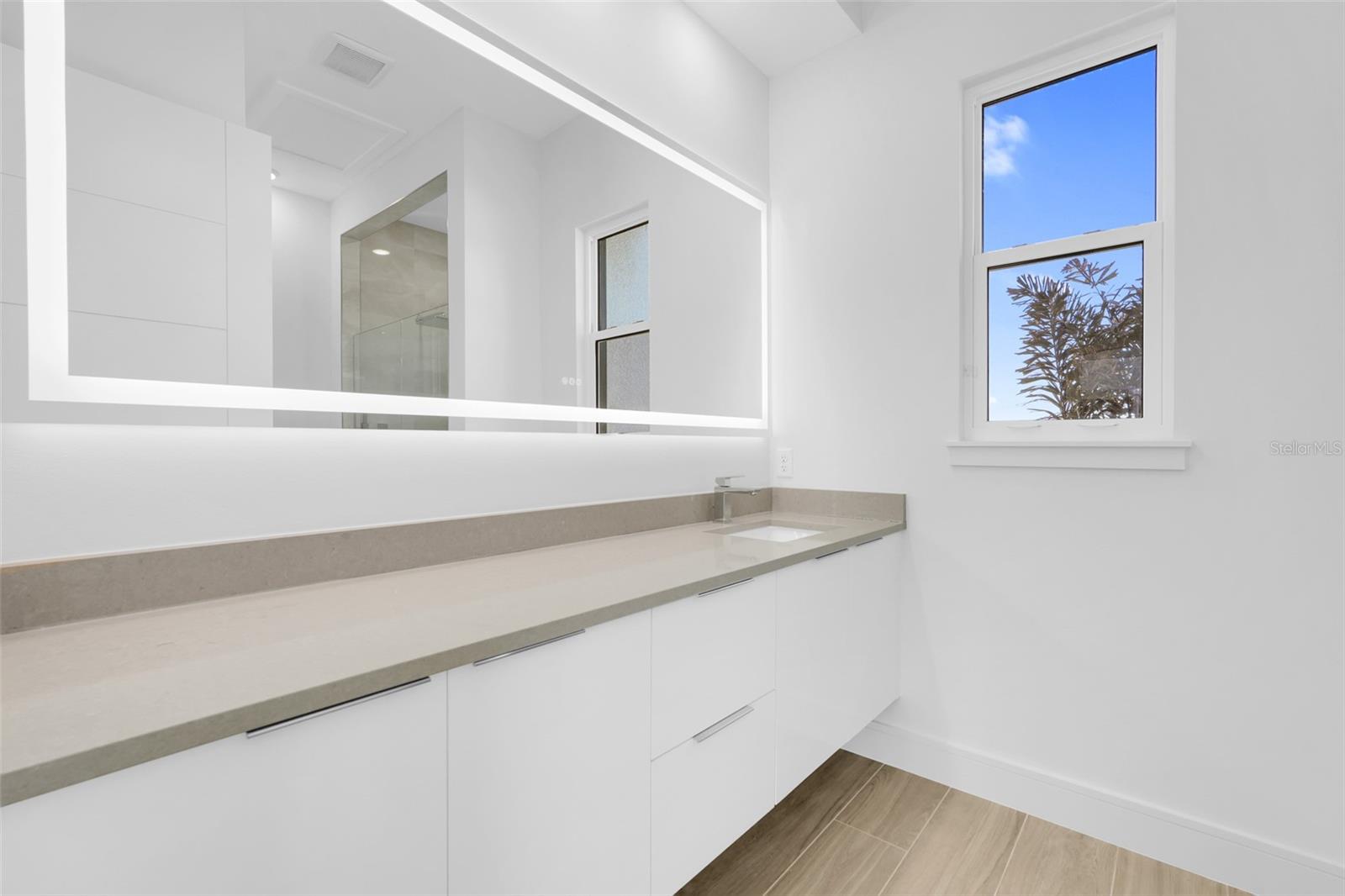 Image 26 of 39 For 3060 Kensington Avenue