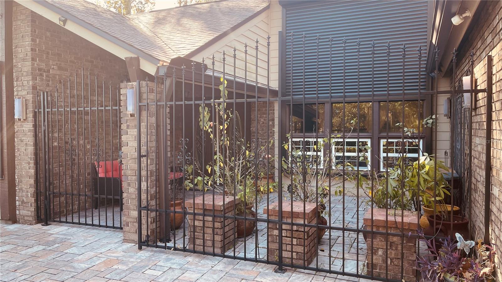 Image 4 of 36 For 6850 Spring Rain Drive