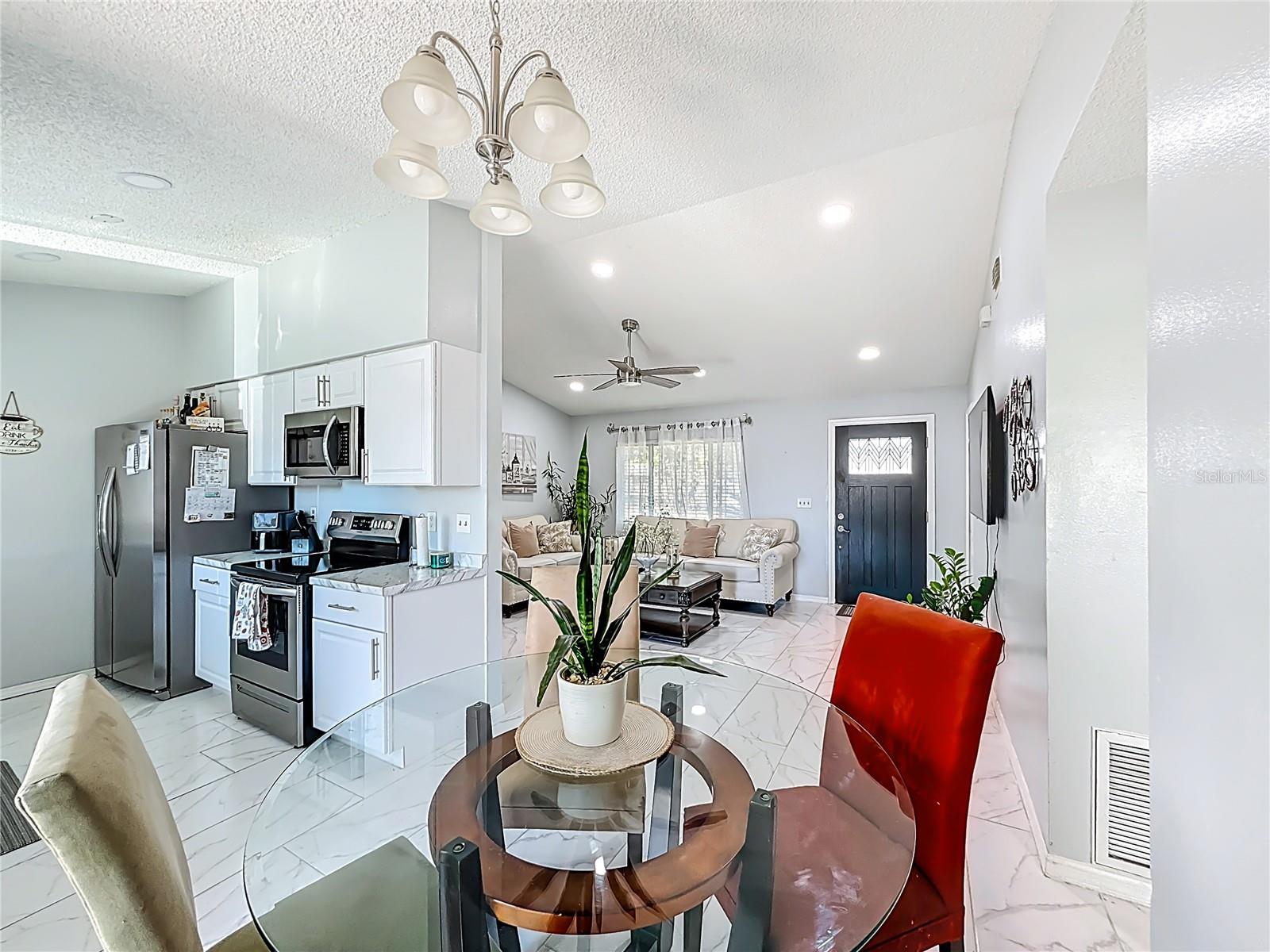 Image 10 of 39 For 107 Summerhill Court